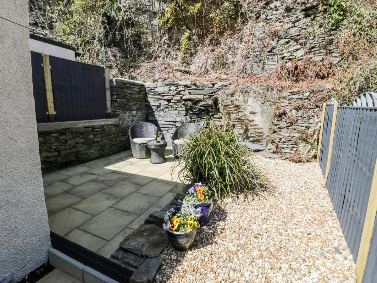 Bwthyn Ger Afon Riverplace Cottage Блайнай-Фестиниог Экстерьер фото